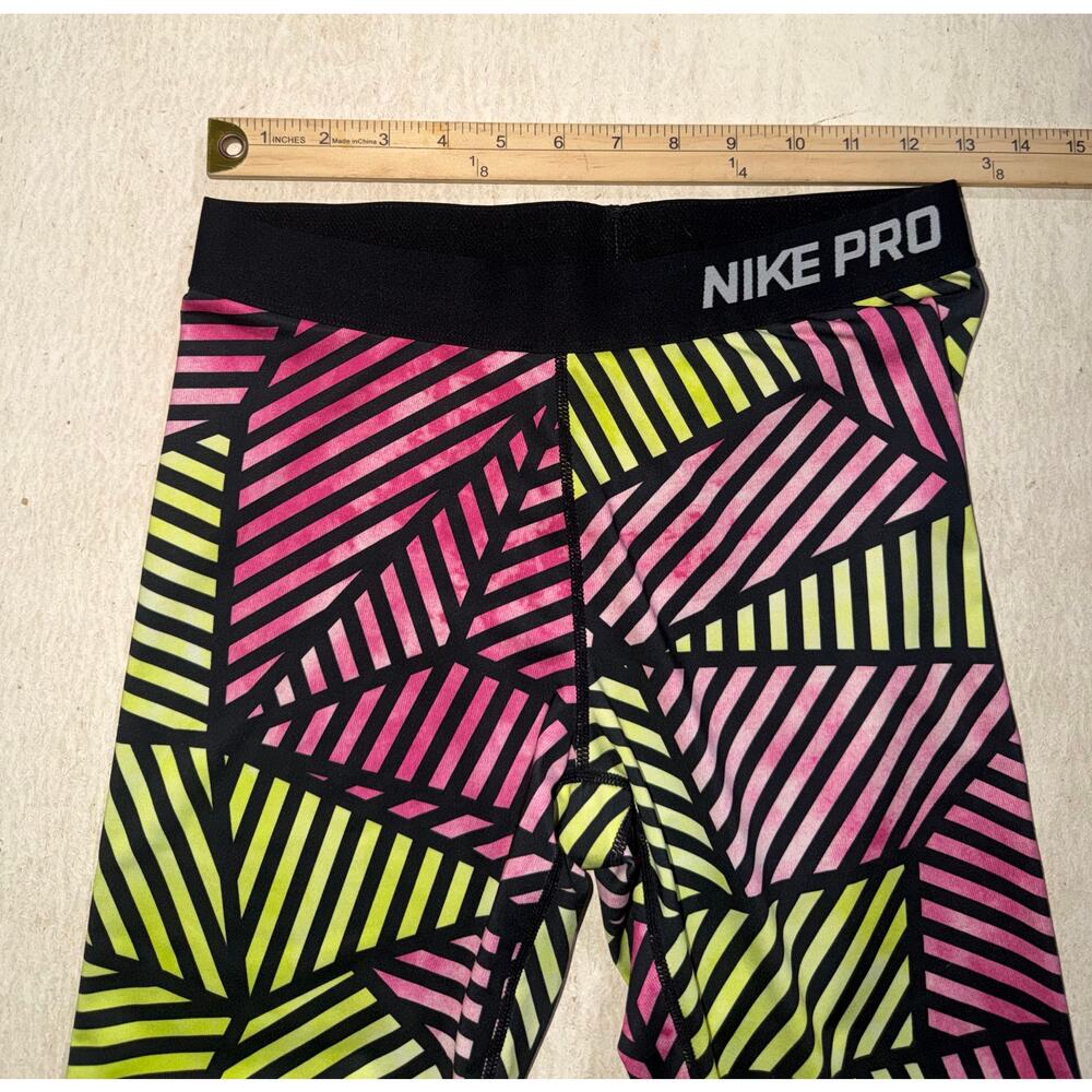Nike pro women’s black & neon design athletic capris - Picture 10 of 16